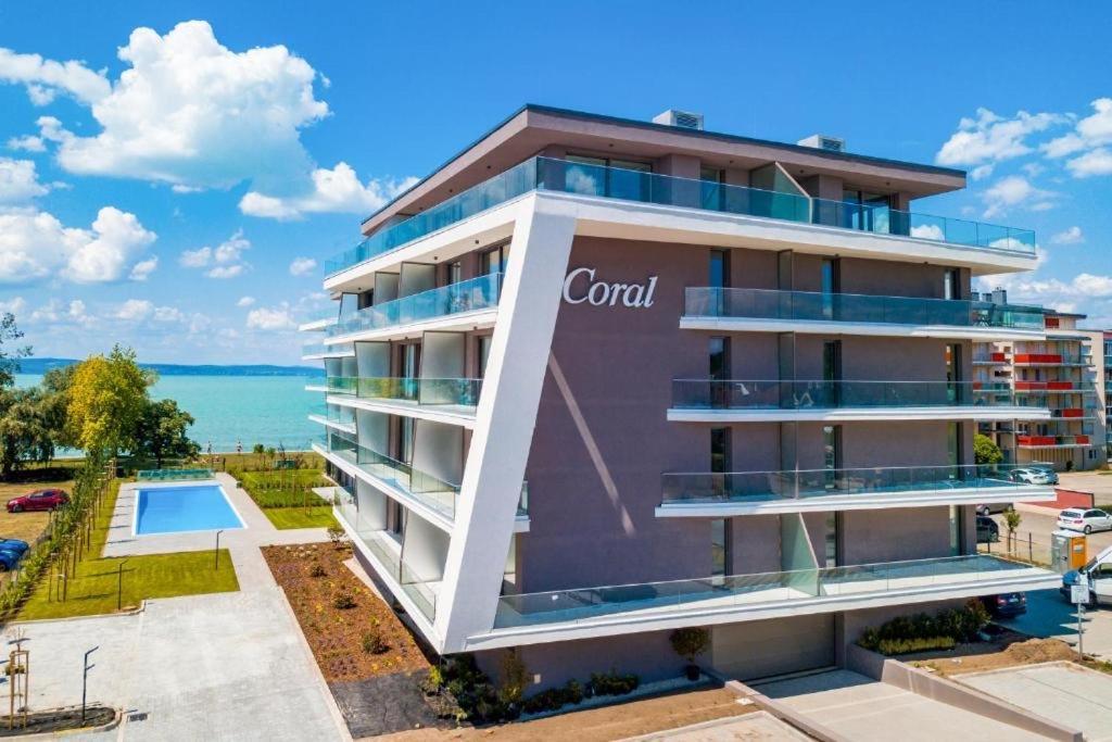 Coral Luxury Apartment Сиофок Екстериор снимка